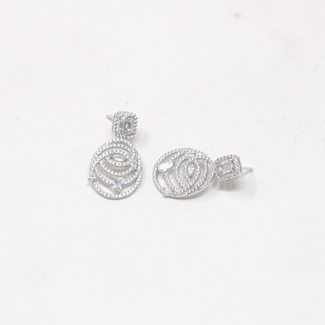 Silver Classic Pendant Set With Chain