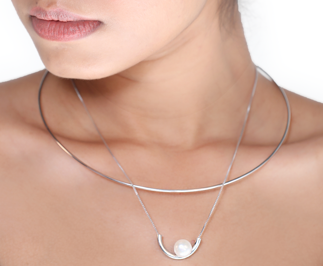 Silver Basic Pearl Neckpiece