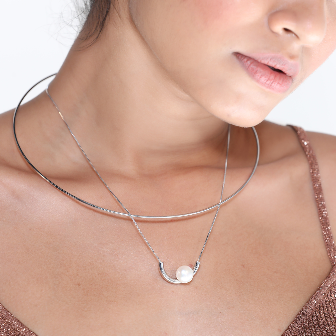 Silver Basic Pearl Neckpiece