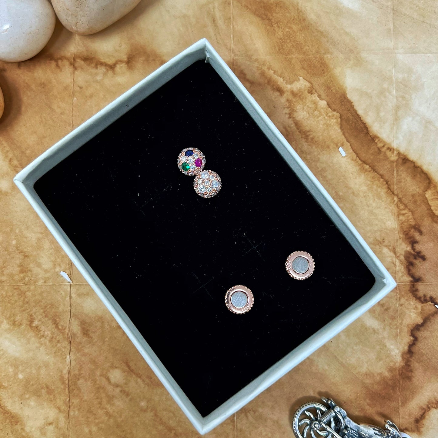 Magnetic Studs