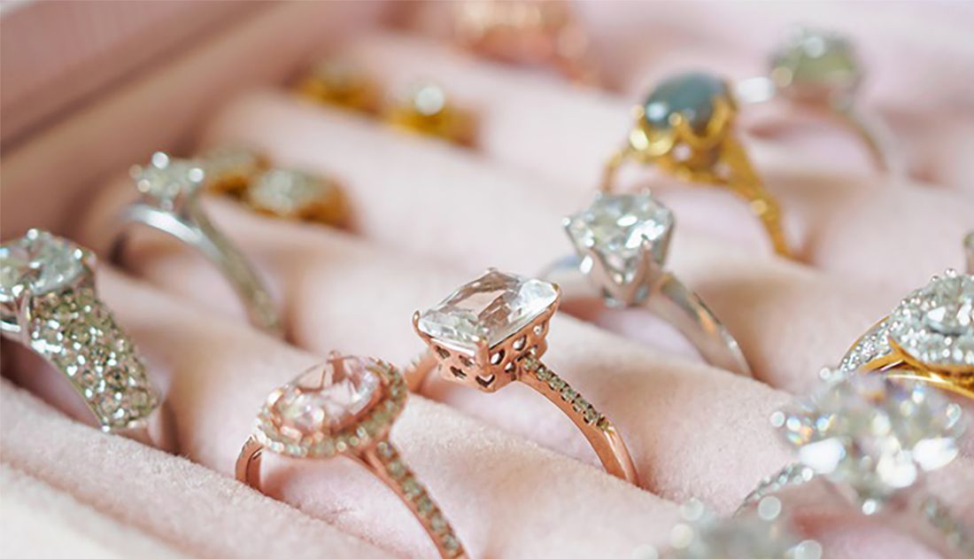 HOW TO STORE JEWELRY SO IT DOESN’T TARNISH