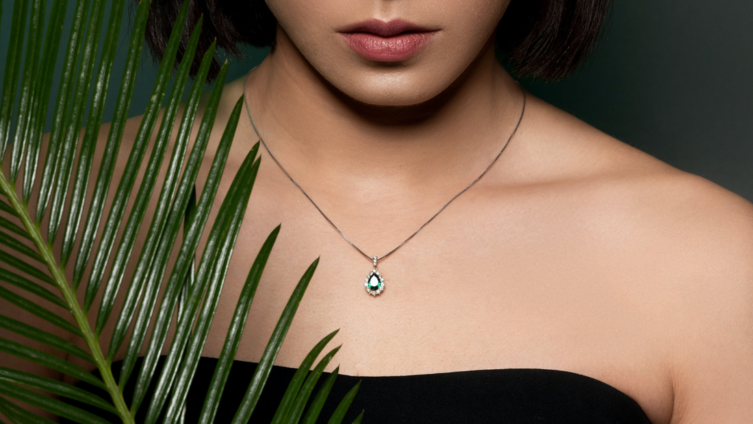 Essential Tips While Wearing Silver Necklace