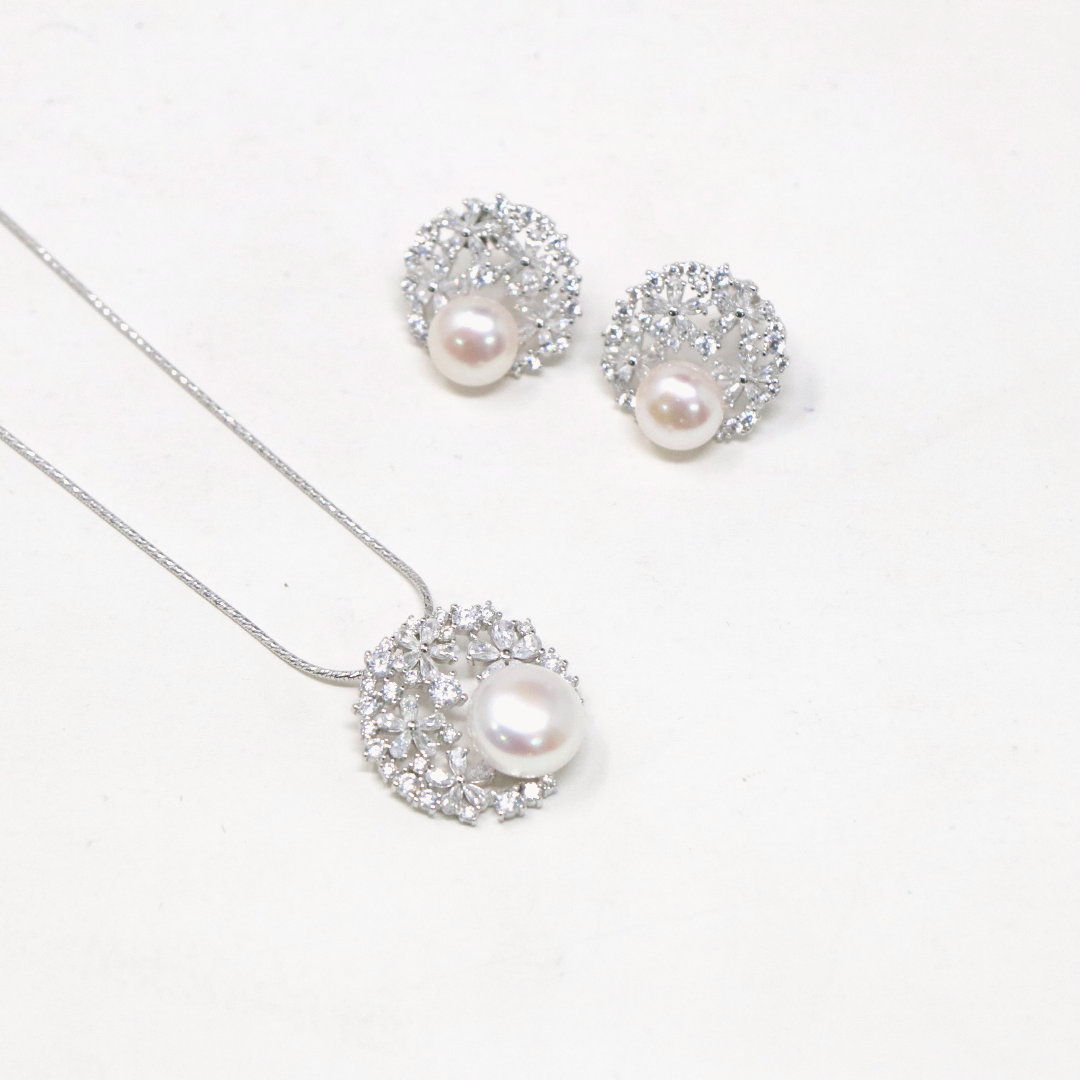 Silver Pearl Flower Pendant Set With Chain