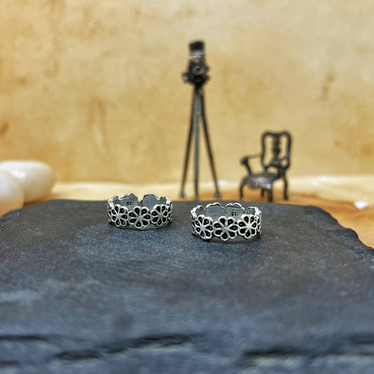 Silver Flower Band Toe Ring
