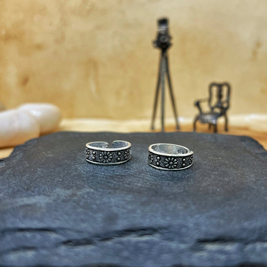 Silver Oxidised Flower II Toe Rings