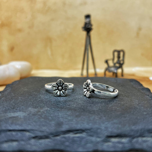 Silver Oxidised Floral Toe Rings