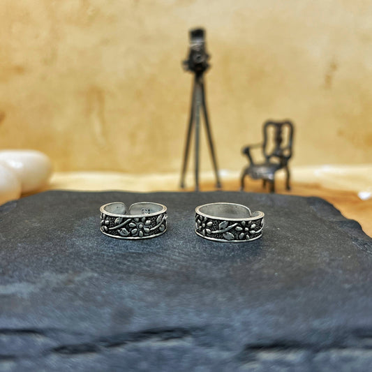 Silver Oxidised Flower Toe Rings