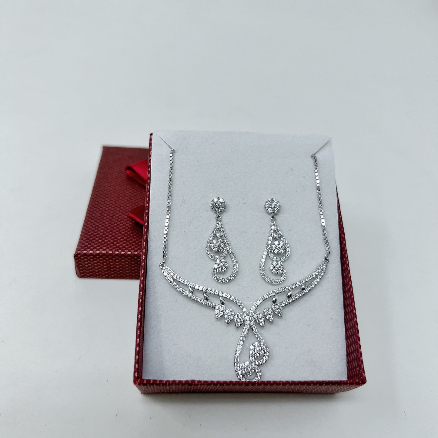 Silver Wing Chain Set