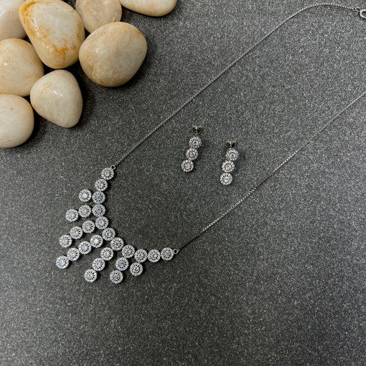 Solitaire Dangling Half Necklace Set